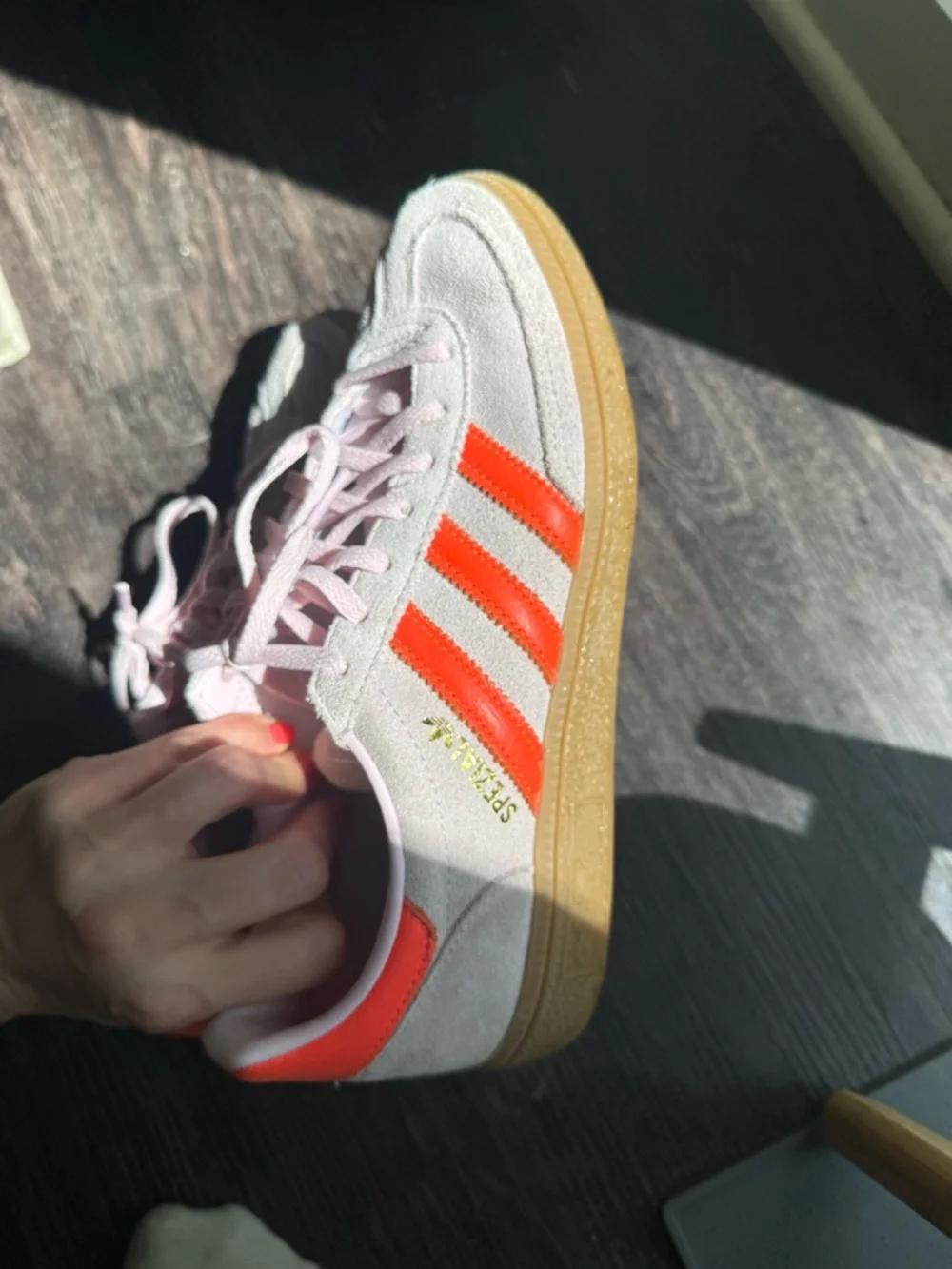 Adidas Spezial Handball Shoes Size 7 Suede Sneakers Pink with Orange Stripes - Picture 5 of 12